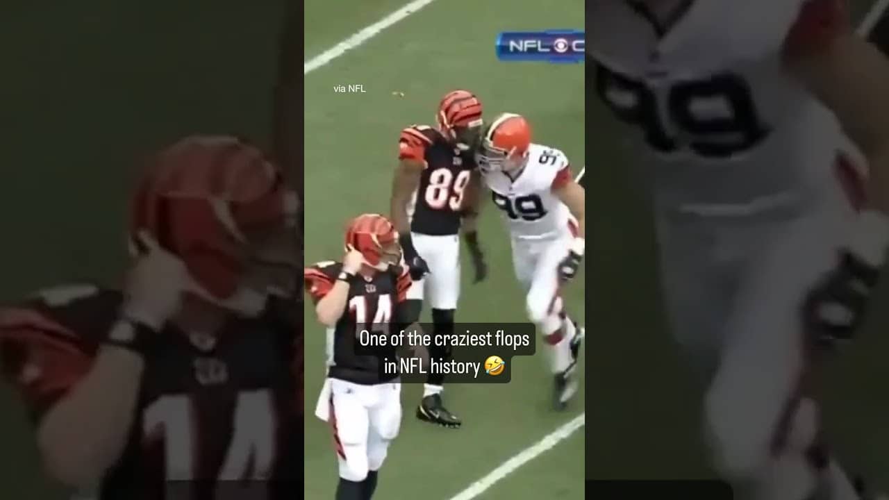 This flop 🤣 #nfl
