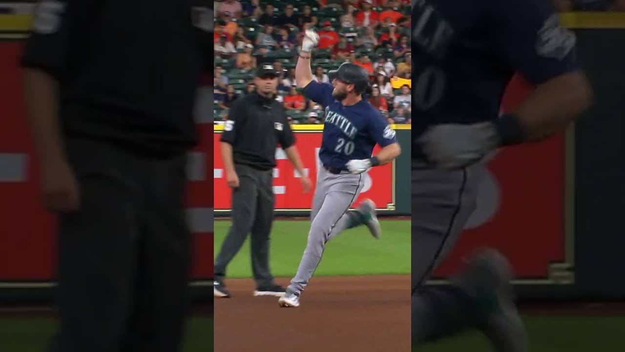 Luke's on 🔥!  #baseball #mlb #mariners #lukeraley