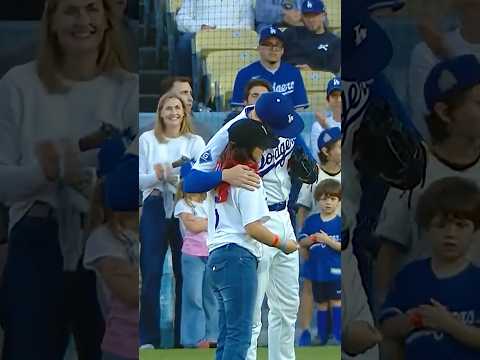 A 14-year-old Dodgers fan, KK, got to meet Freddie Freeman Tuesday thanks to Make-A-Wish! 💙