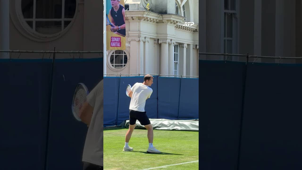 Andy Murray Hitting On Grass 😍