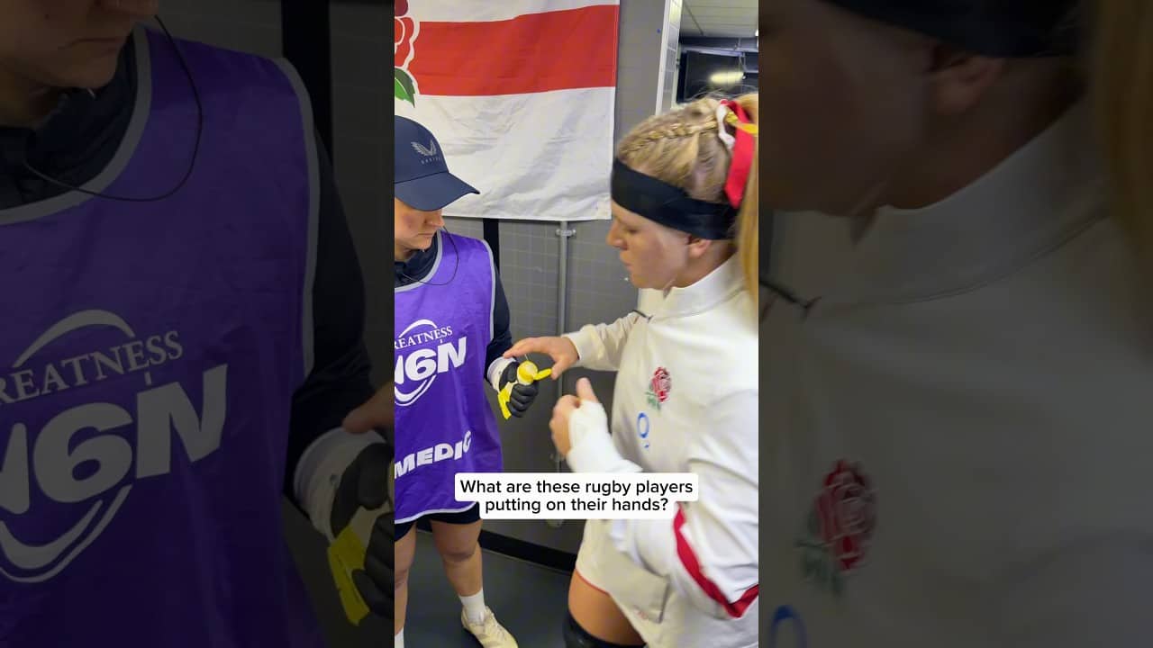 What are these rugby players putting on their hands? 🤲 @o2ukofficial #WearTheRose #RedRoses