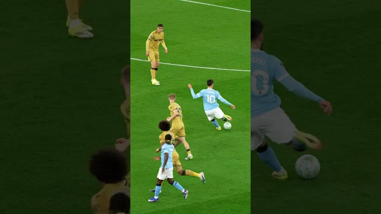 Rayan Cherki. That's it. No words needed. 👏 #mancity #cherki #premierleague #football #skills