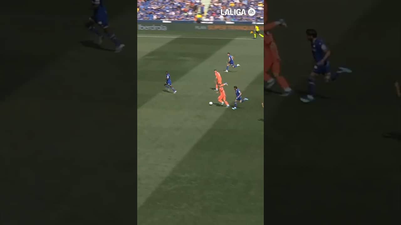 This run from Olmo 🫢 #LaLigaHighlights #shorts #fcbarcelona #olmo