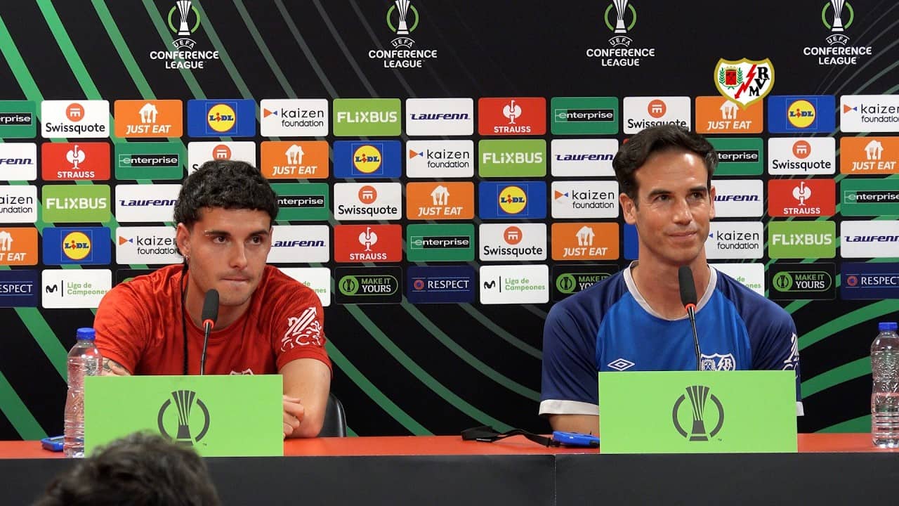 Íñigo Pérez y Camello en la previa del Rayo Vallecano Racing Club de Estrasburgo