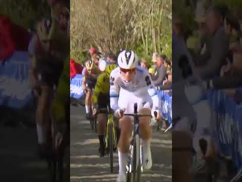 Demi Vollering with a HUGE attack on the Oude Kwaermont. The European champion is clear in Flanders.