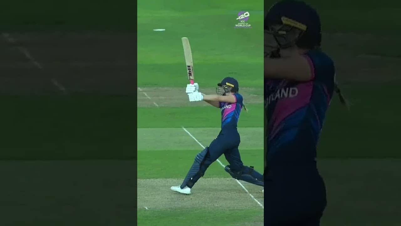 Darcey Carter's sizzling boundary extends Scotland's thumping start to the chase 👌