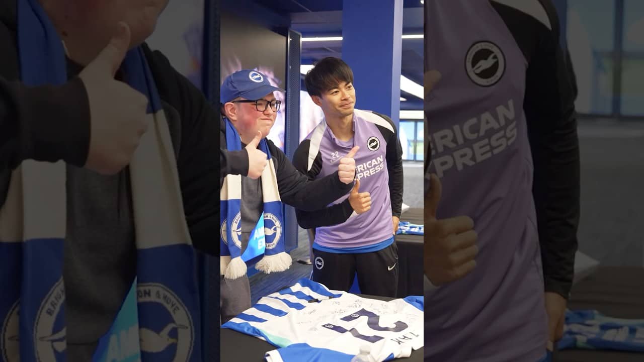 Making time for the fans 🥹✍️