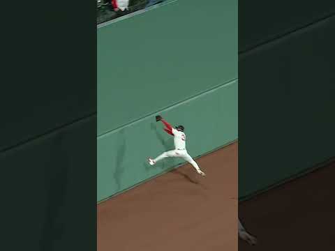 The last replay might just be the best ... Ceddanne Rafaela or Spider-Man? 😳