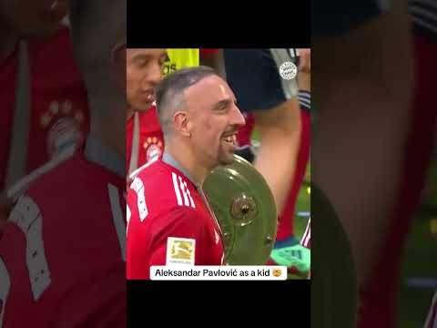 Aleksandar Pavlović was a ball boy for FC Bayern back in 2018 🥹 (via @fcbayern/TT)