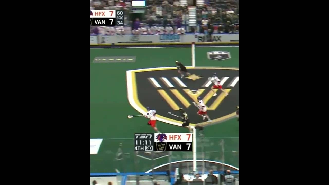 This NLL Playoffs comeback 😨 Vancouver had a 7-1 halftime lead, then Halifax scored NINE straight 😤