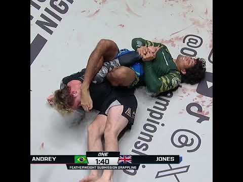 BEAUTIFUL armbar attempt from Fabricio Andrey 👏
