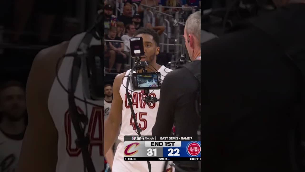 Donovan Mitchell with the half-court buzzer beater 🤯