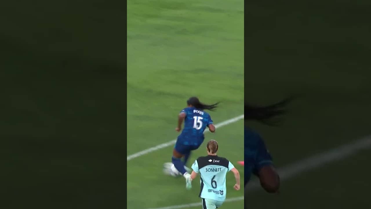 Lia Godfrey picks out Trinity Byars, who takes advantage of the wiiiide open net 👀 #nwsl #soccer