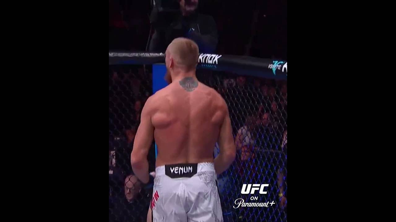 Nasty Choke 😳 #ufcwinnipeg