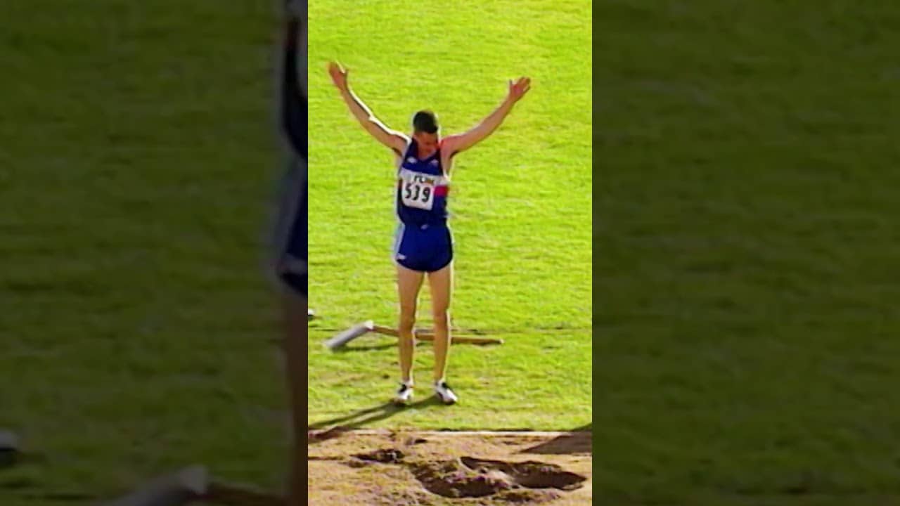 Jonathan Edwards rewrote triple jump history in Gothenburg 1995 at the #WorldAthleticsChamps 🔥