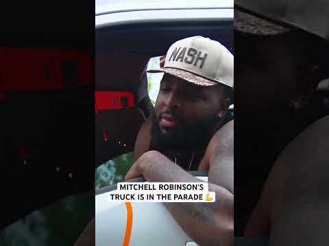 Mitchell Robinson is excited that his truck is in the Knicks championship parade 🏆