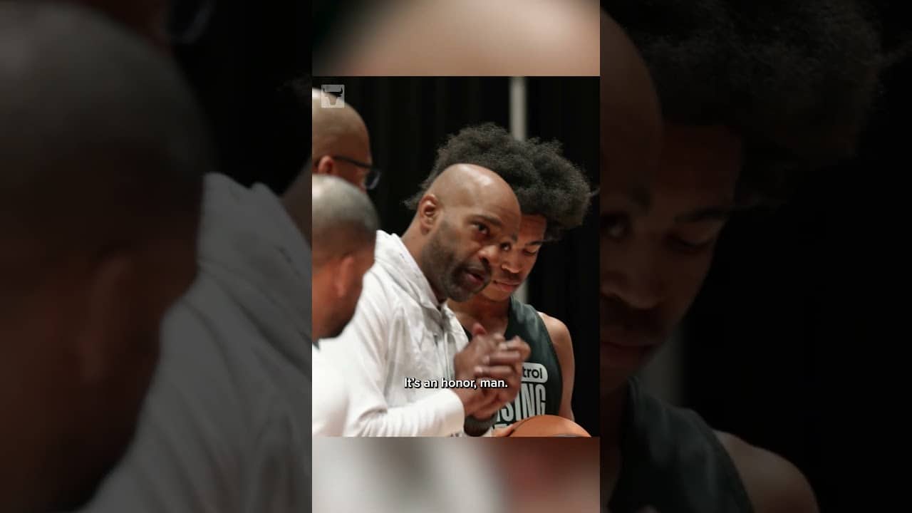 Matas Buzelis getting advice from Vince Carter at NBA All-Star (mic'd up) #nba #chicagobulls #shorts
