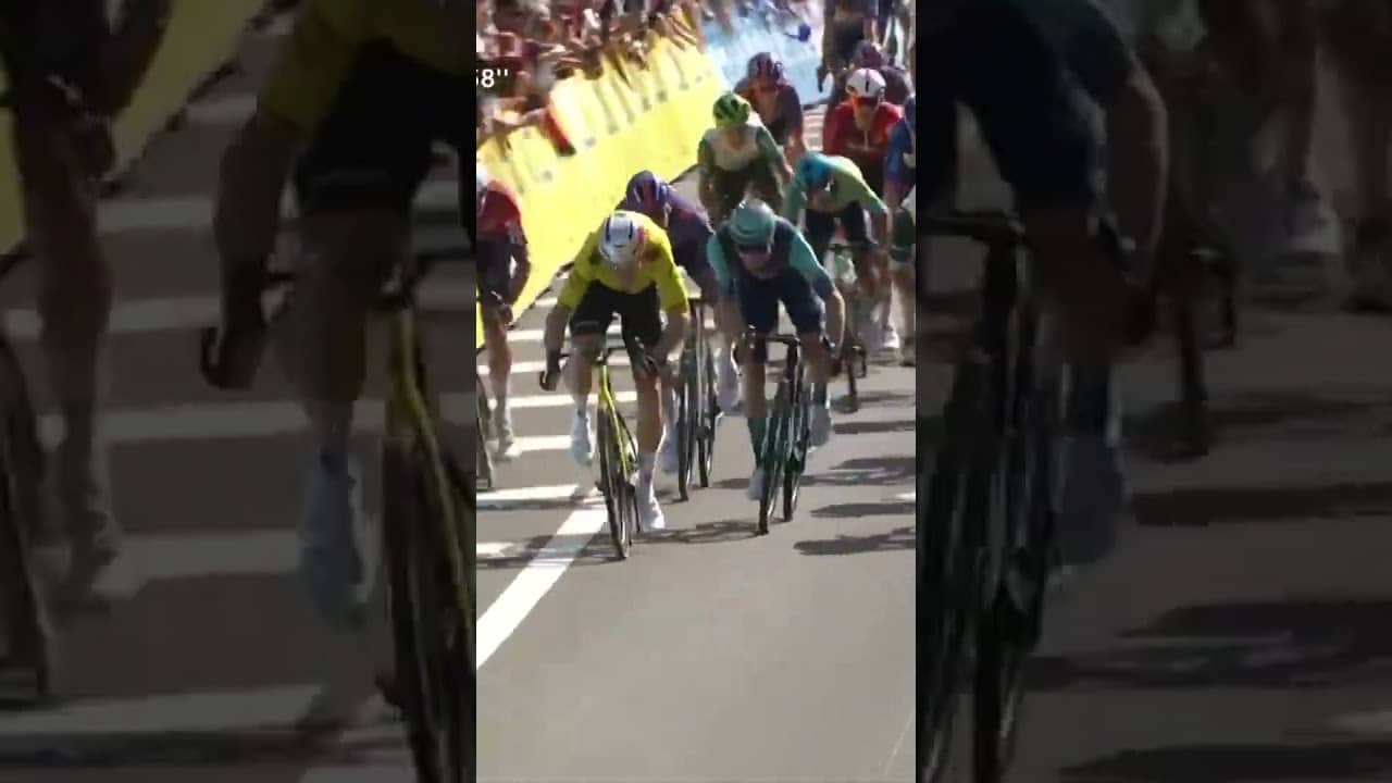 Never doubt Wout! 🙌 The Belgian wins the bunch sprint, for his first victory since Paris-Roubaix 💪