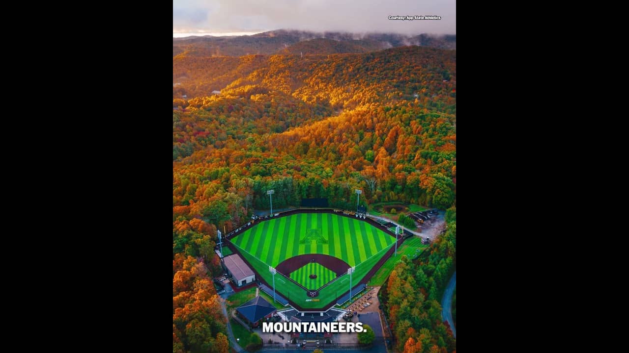 The Appalachian State Mountaineers have one of the most beautiful ballparks in the country 🌄