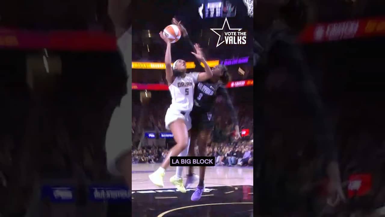 LA Swats Angel Reese! 🚫😤🔥 #wnba #goldenstatevalkyries #shorts #angelreesehighlights