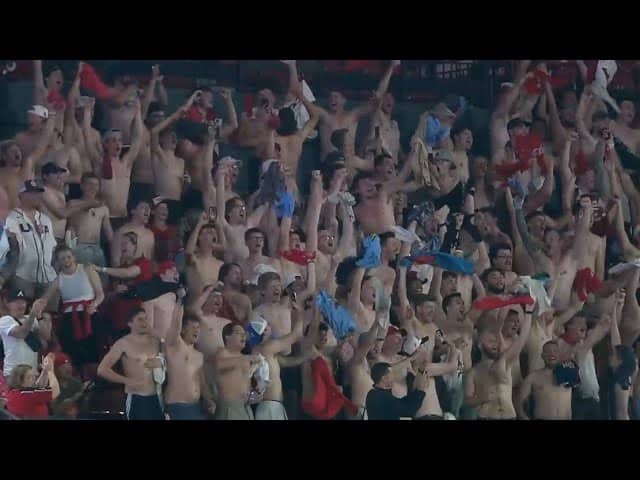 Yohel Pozo and the Cardinals deliver a walk-off win, crowd with no shirts goes crazy!