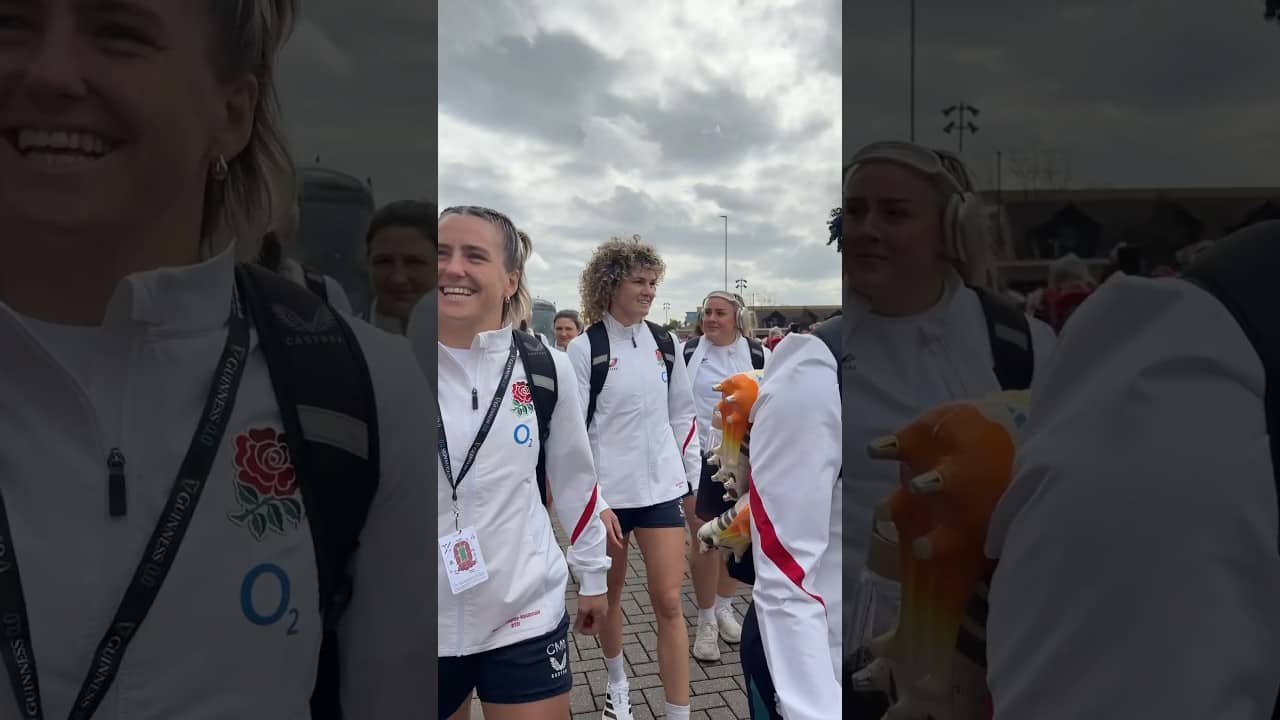 What a welcome home for the Red Roses 🌹