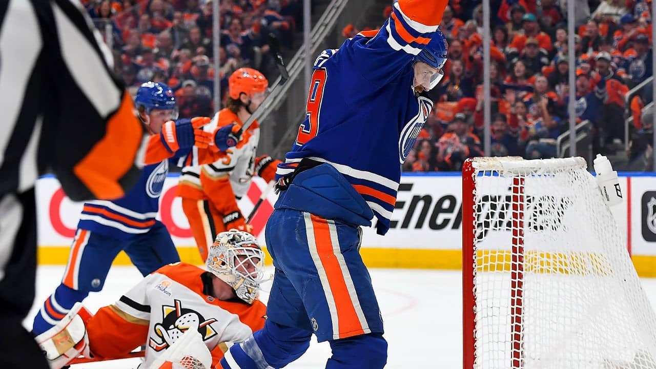 Oilers' 3 GOALS chase Dostal in the FIRST!