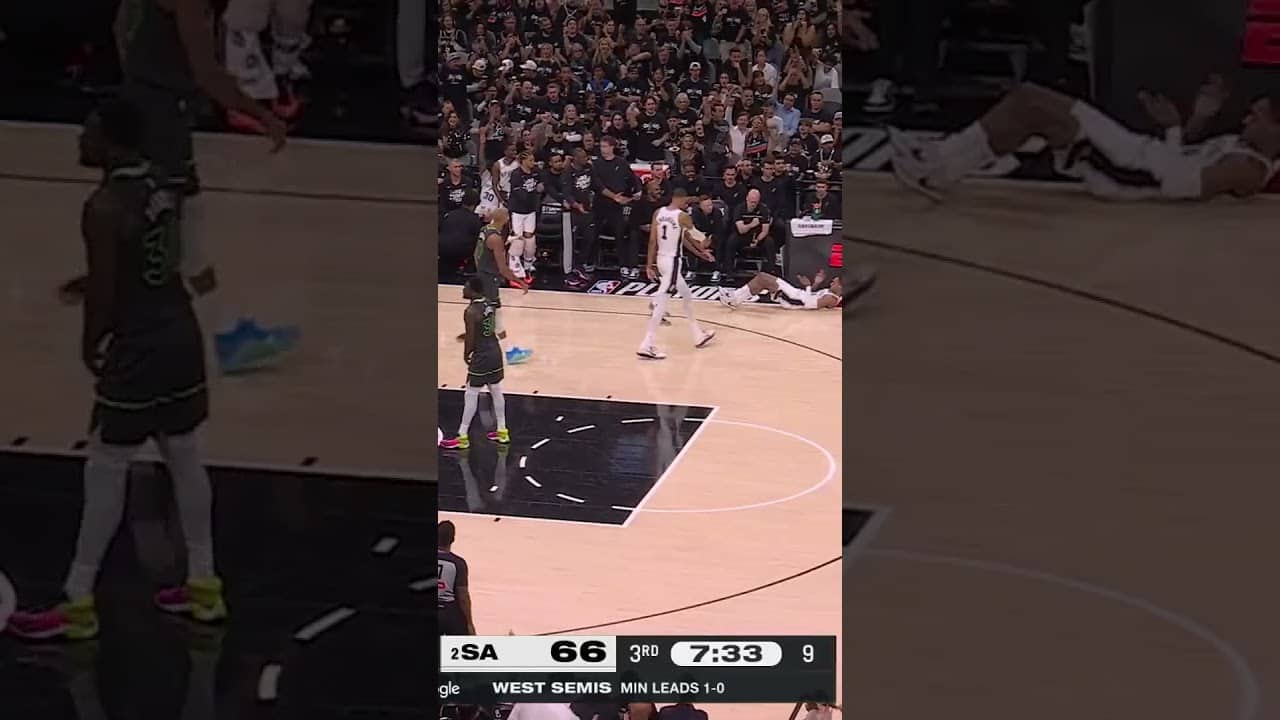 MAKE IT +4 🤩  #spurs #nba #devinvassell