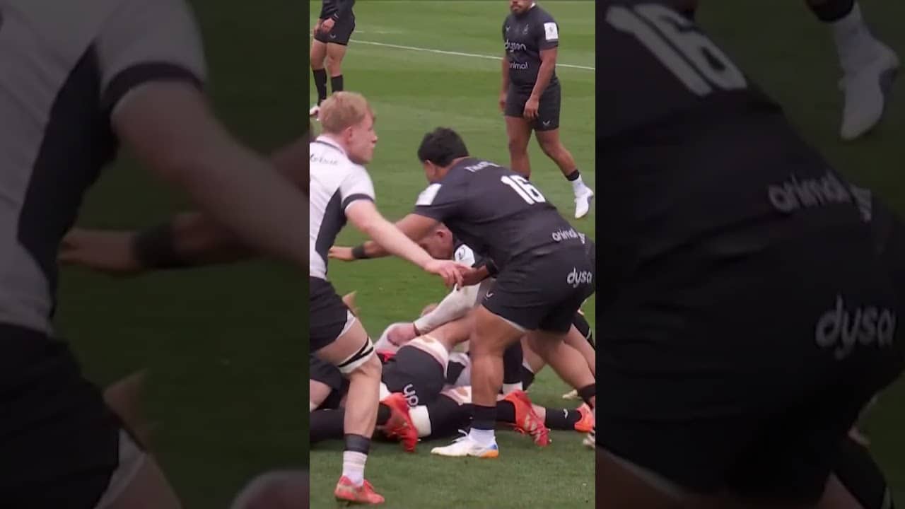 Ollie Lawrence crashes over in an epic @InvestecChampionsCup R16 clash 😮‍💨 | @PremSportsTV
