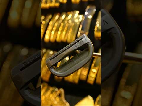 The story behind the only putter in the Vault that's not a gold-plated replica.