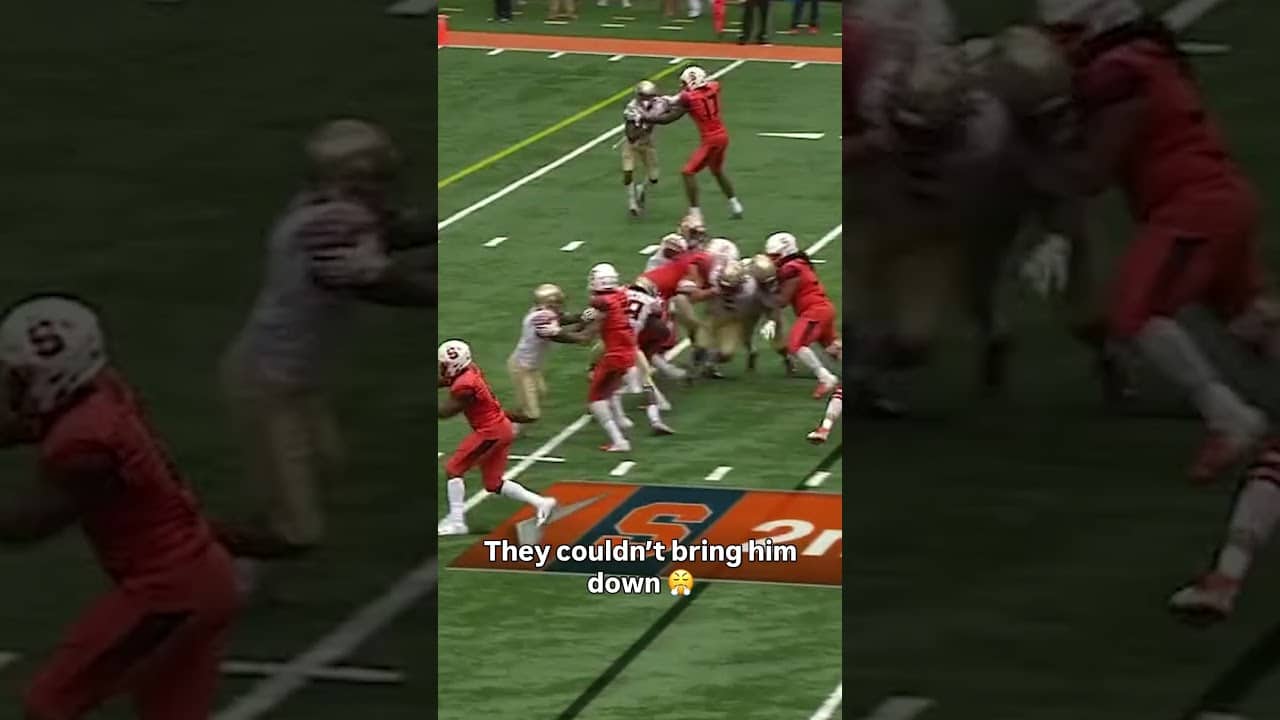He stayed strong on his feet 💪 #syracuse #accfootball #collegefootball