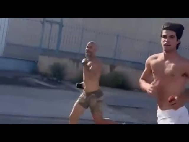 Carlos Alcaraz has a wrist injury... so he's working on his legs!