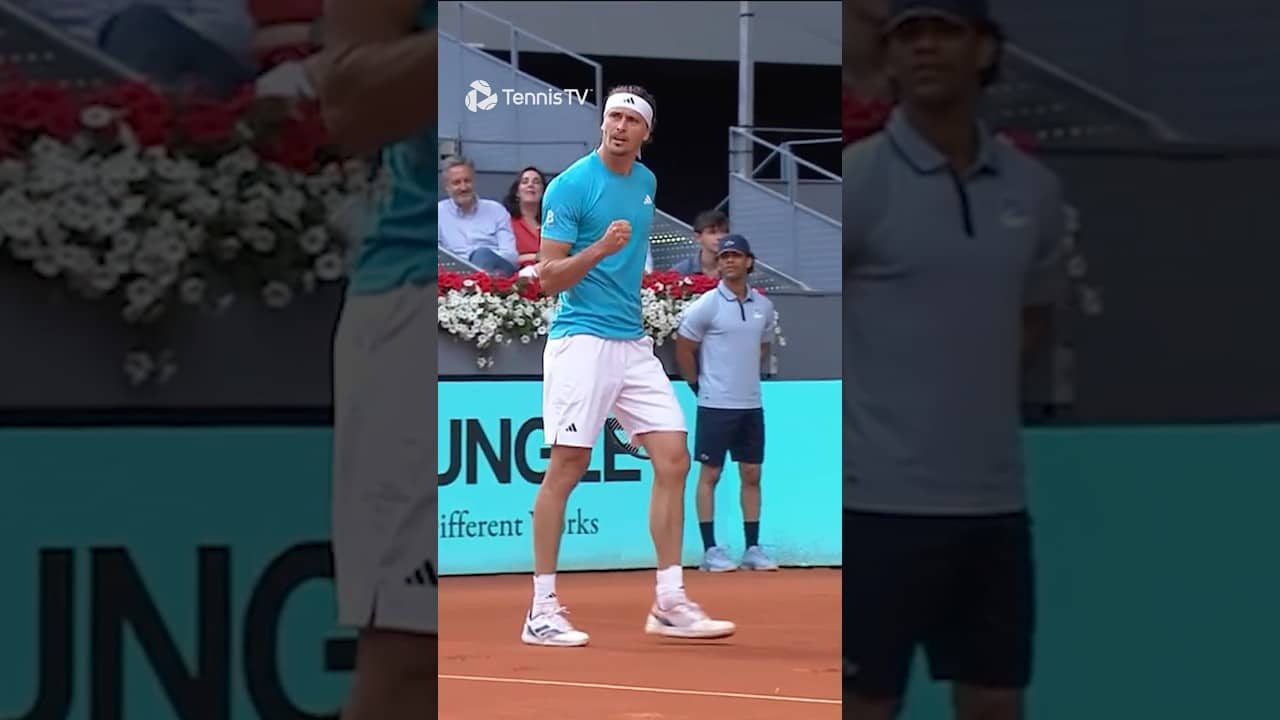 A rocket from Zverev! 🚀