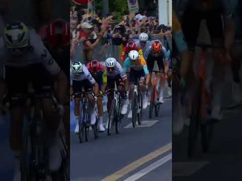 SENSATIONAL! 🔥 Jhonatan Narváez takes a HUGE win on Stage 4 of the Giro d'Italia! 👏