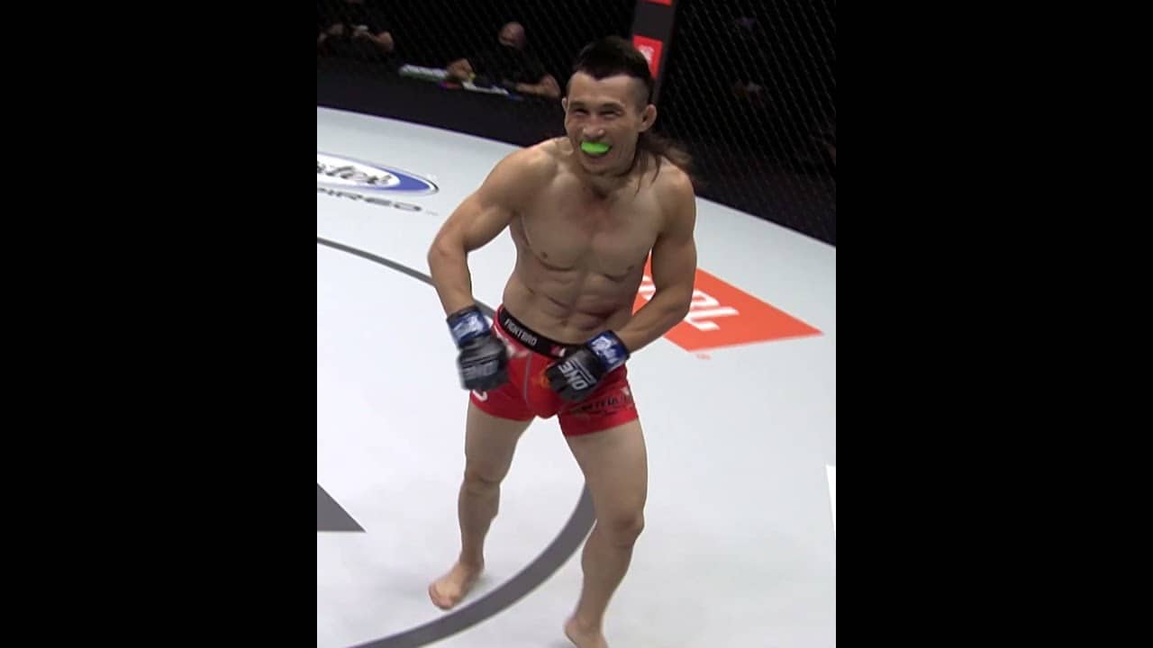 TOTAL MADNESS 😱 Can Lito Adiwang run circles around Eko Roni Saputra at ONE Fight Night 43?