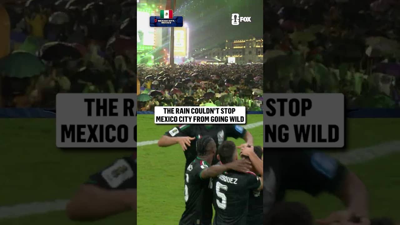 ABSOLUTE CHAOS as Mexico scores their first against South Korea 🇲🇽