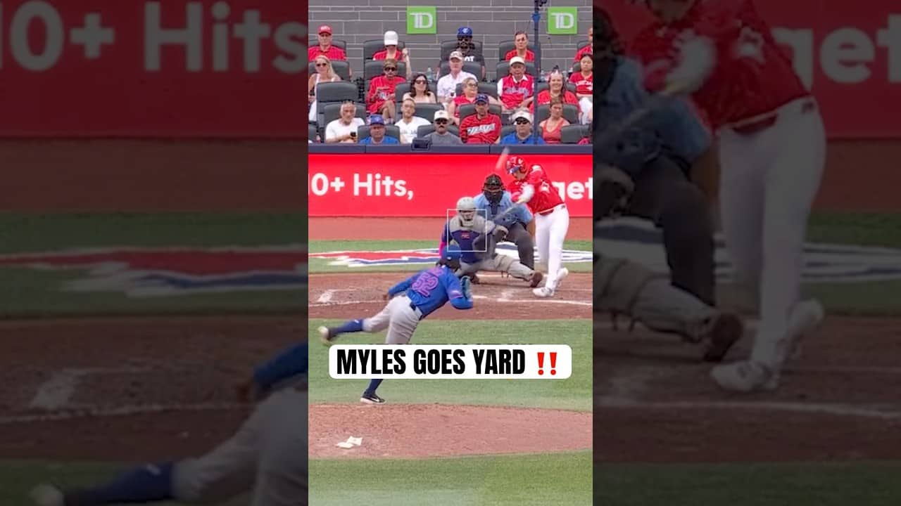 Myles Straw goes deep with a 3-run shot 🥤 #MLB #Toronto #BlueJays