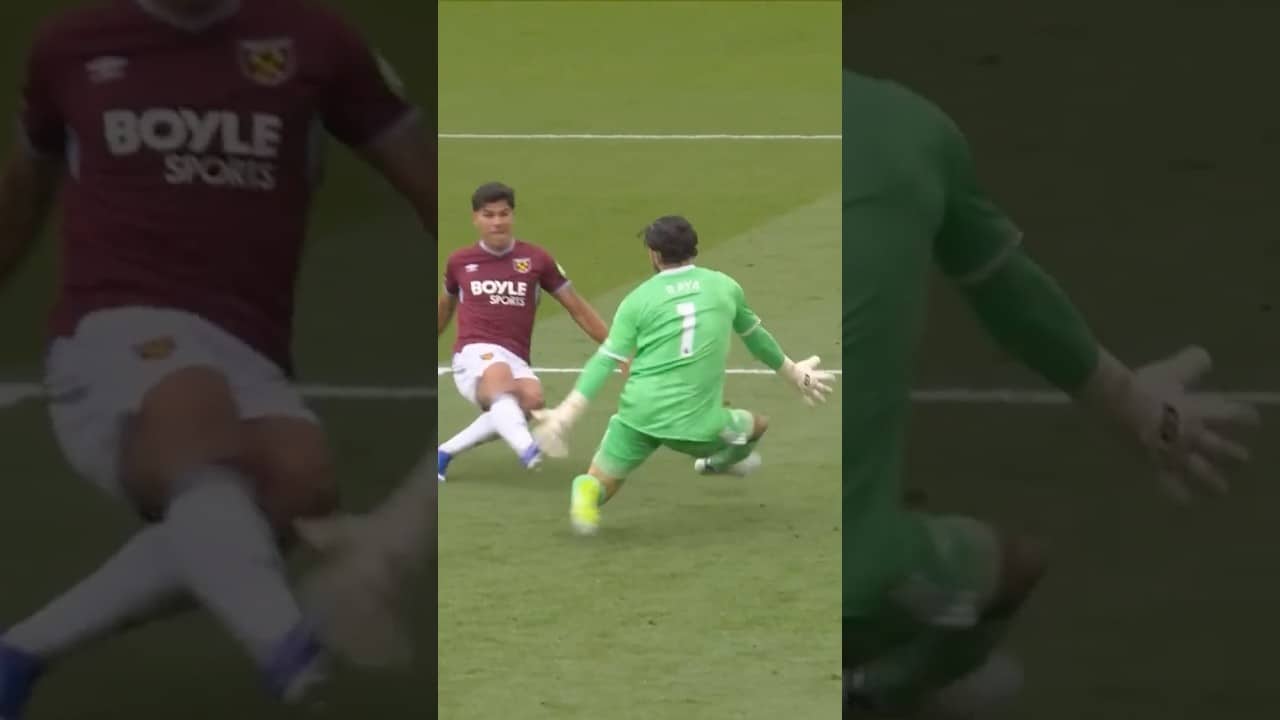 HUGE DAVID RAYA SAVE!
