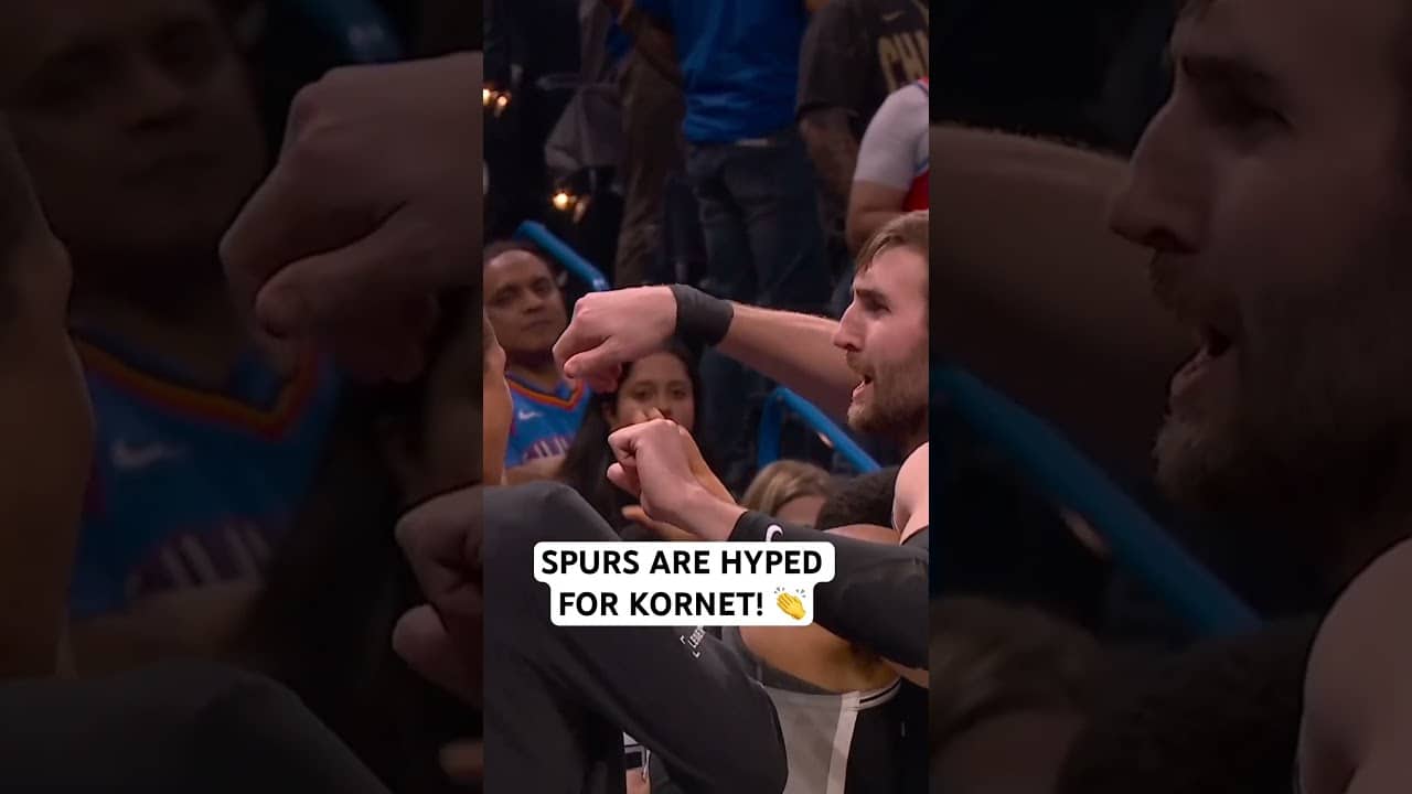 Entire Spurs team hype for Luke Kornet after his massive block!
