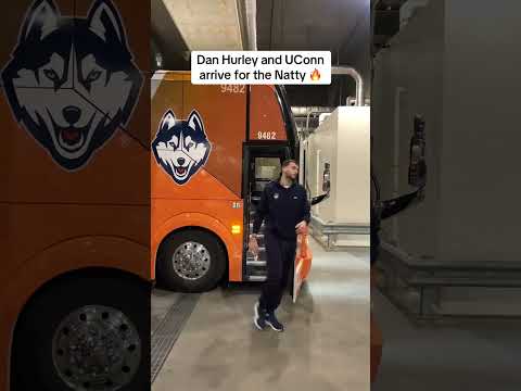 Dan Hurley with the lucky suit 👀 #uconn #finalfour #marchmadness