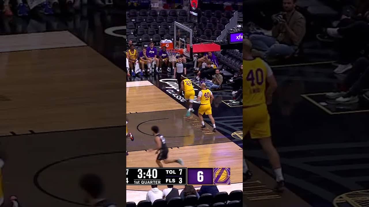 CORNER THE 3️⃣ #nba #spurs