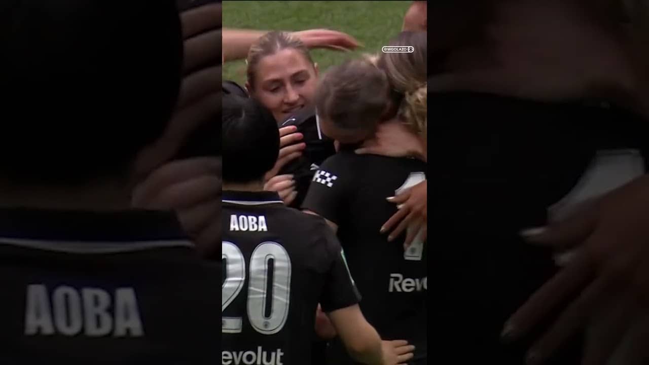 Viv Miedema makes her return to the pitch for the first time since March & seals the FA Cup title 🏆