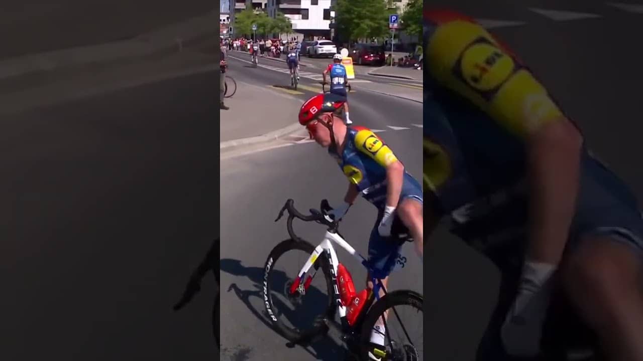 Down like skittles 🎳 😩 The breakaway get a roundabout all wrong at the Tour de Romandie.