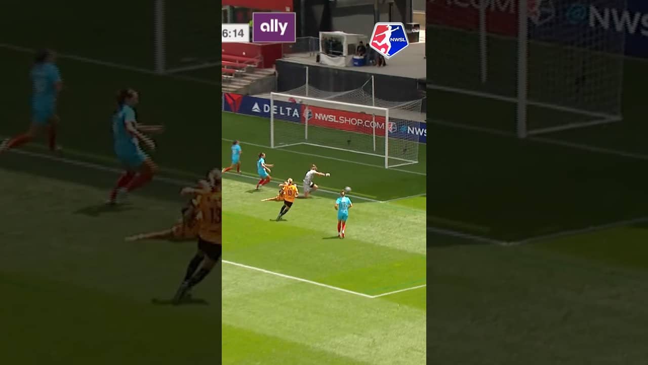 🔙 2024 👉 Some saves never get old. Alyssa Naeher at her best. ✨