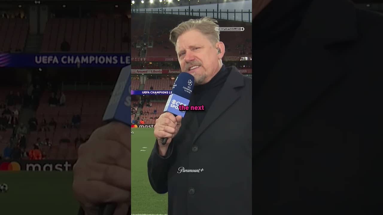Peter Schmeichel drops the origin story of why Sir Alex Ferguson started wearing glasses at games 🤯