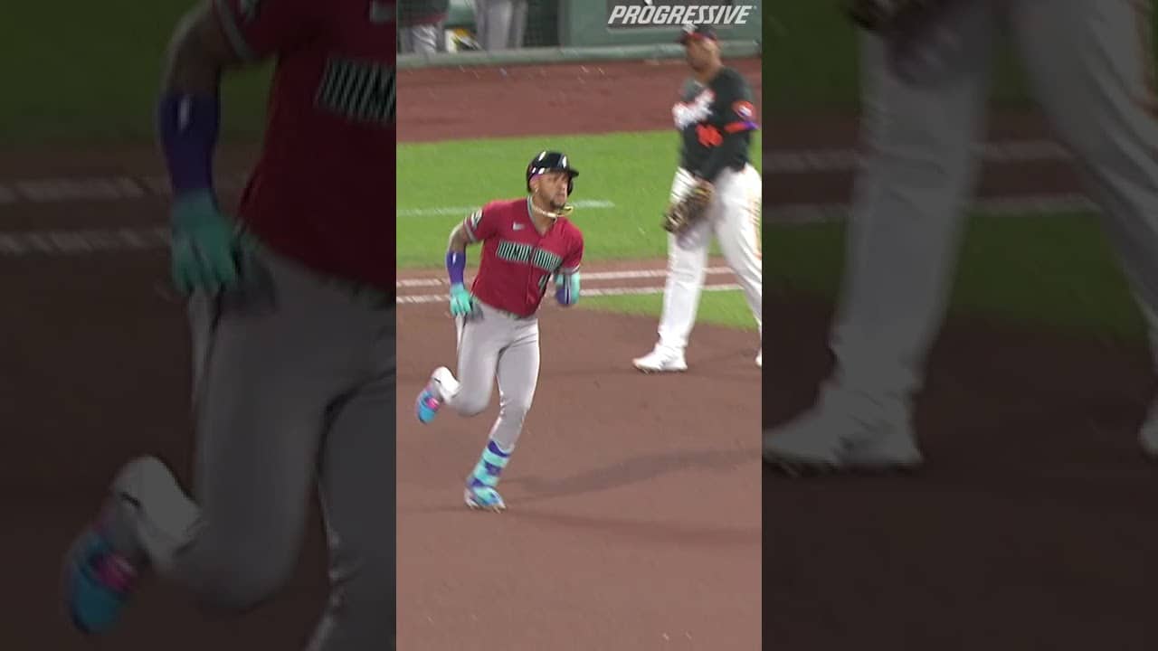 Ketel Marte just hit one 452 feet!!! 😳