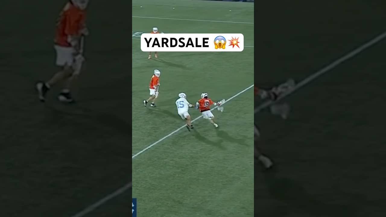 Don’t hang your stick, kids 😬😂 (via ACC Network, UNC men’s lacrosse)
