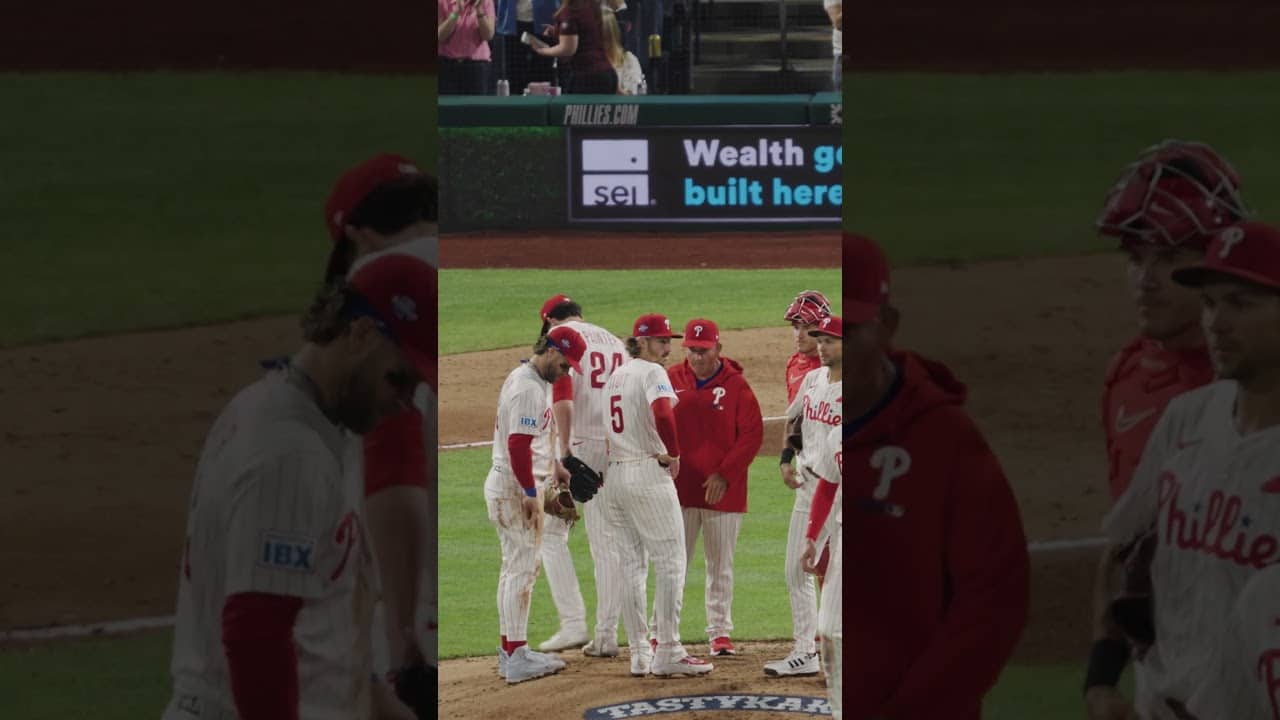 A STANDING OVATION as Andrew Painter exits the mound!