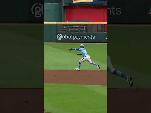 Ozzie Albies with the jump throw! 😮‍💨