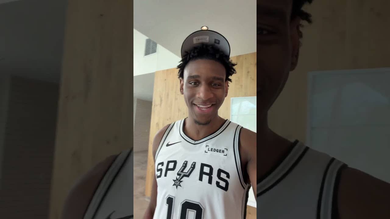What's goood, Rooks?! 🤳 #nba #spurs
